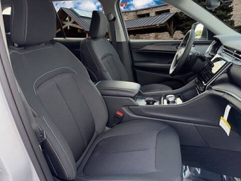 2023 Jeep Grand Cherokee Laredo