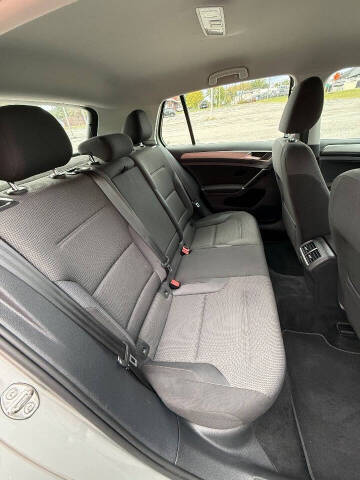 2017 Volkswagen Golf TSI S