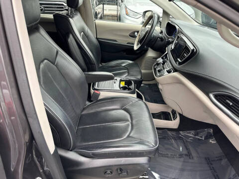 2018 Chrysler Pacifica Hybrid Limited