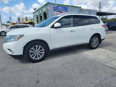 2016 Nissan Pathfinder for sale at INTERNATIONAL AUTO BROKERS INC in Hollywood FL