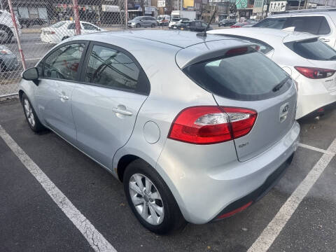 2012 Kia Rio 5-Door EX