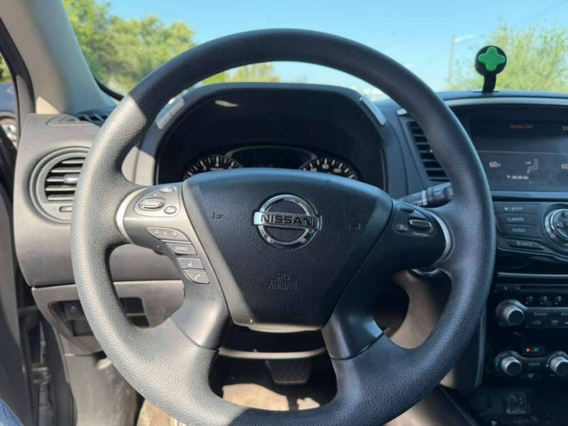 2020 Nissan Pathfinder S