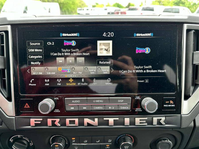 2025 Nissan Frontier SV