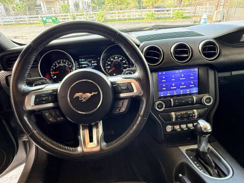 2021 Ford Mustang EcoBoost