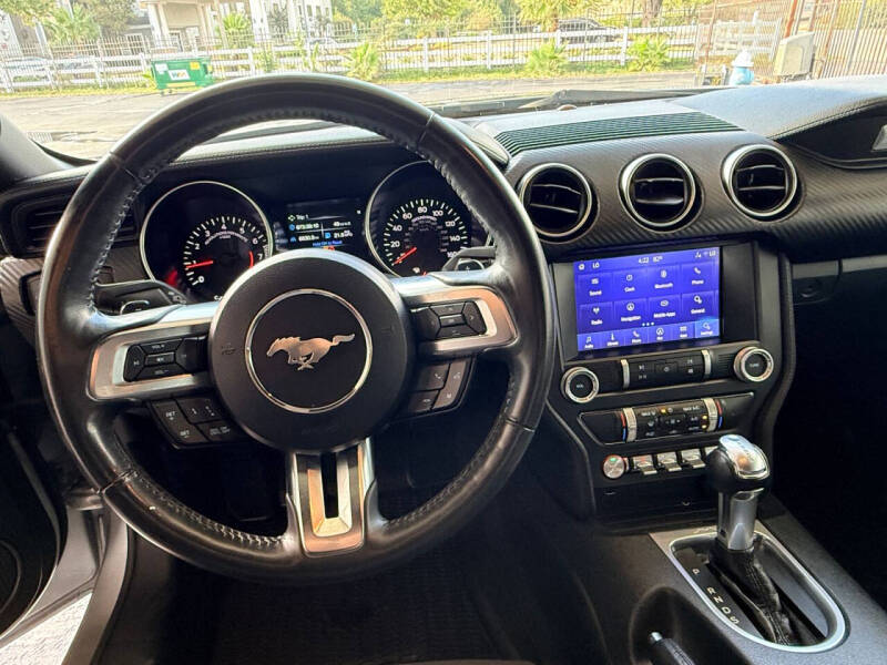 2021 Ford Mustang EcoBoost