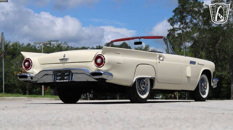 1957 Ford Thunderbird