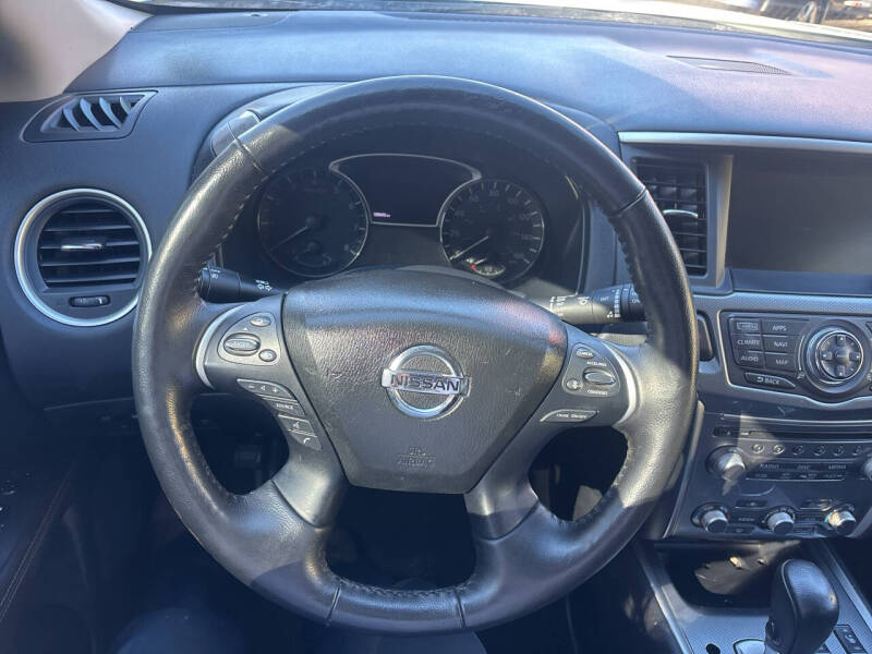 2020 Nissan Pathfinder SL