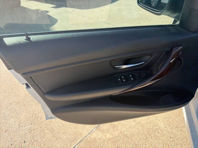 2015 BMW 3 Series 320i