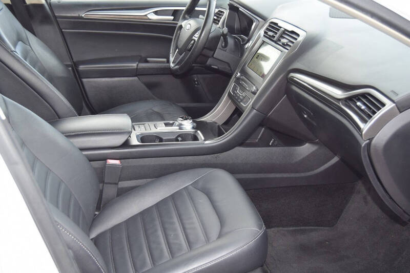 2018 Ford Fusion Hybrid SE