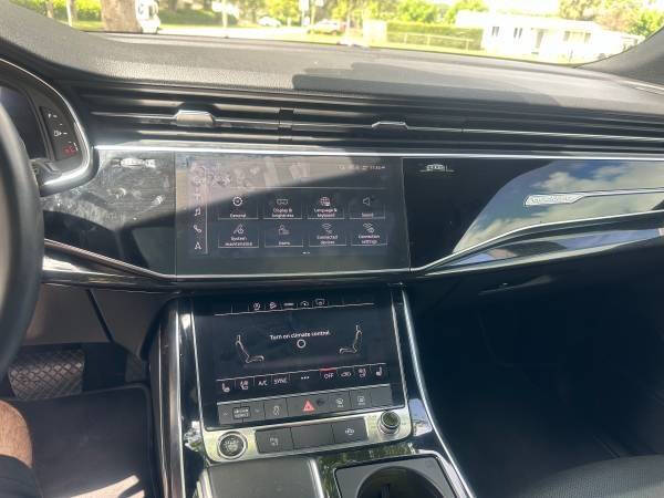 2021 Audi Q8 quattro Premium 55 TFSI