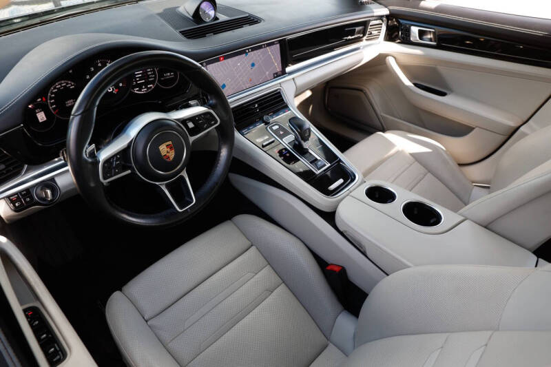 2020 Porsche Panamera
