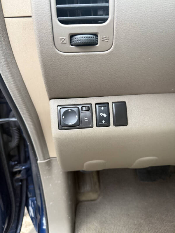 2011 Nissan Pathfinder SV