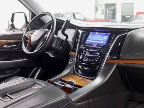 2015 Cadillac Escalade Luxury