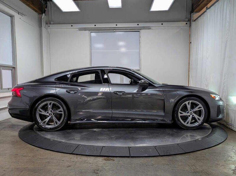 2023 Audi e-tron GT quattro Premium Plus