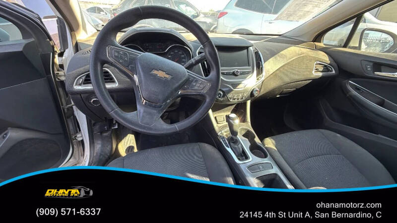 2017 Chevrolet Cruze LT Auto