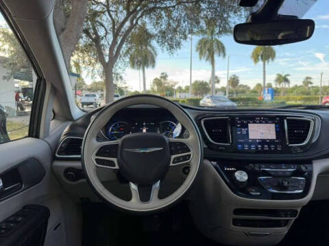 2018 Chrysler Pacifica Hybrid Limited