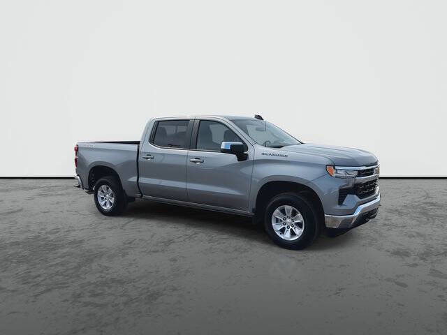 Used 2025 Chevrolet Silverado 1500 LT with VIN 1GCUKDED4SZ112958 for sale in Council Bluffs, IA