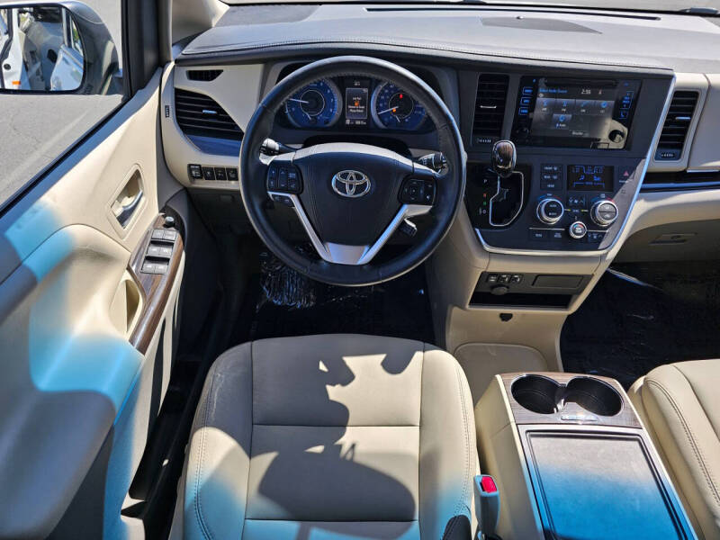 2017 Toyota Sienna
