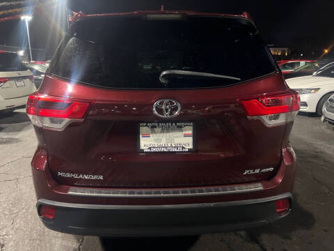 2017 Toyota Highlander SE