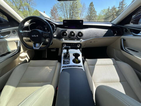 2022 Kia Stinger GT1