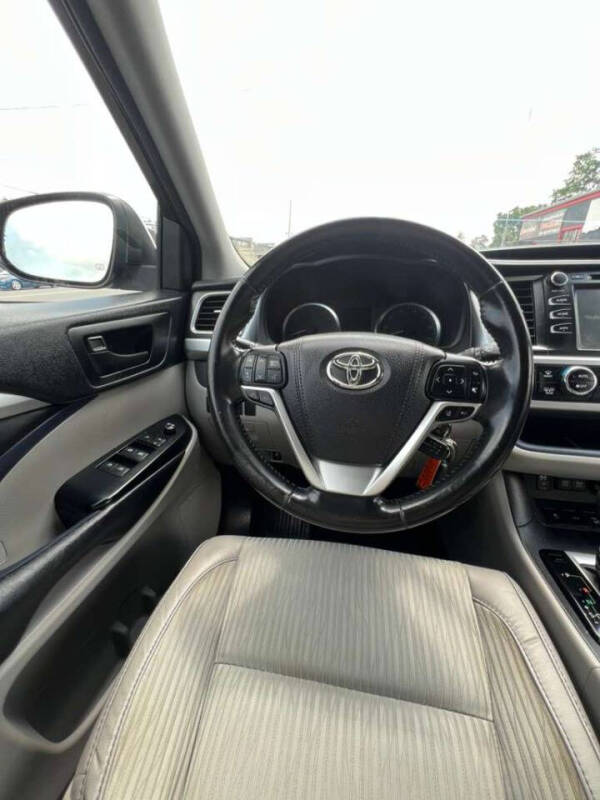 2017 Toyota Highlander LE Plus