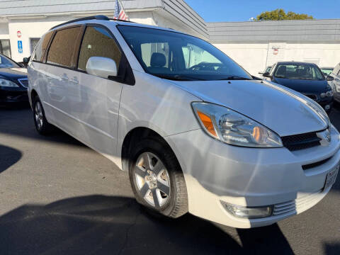 2004 Toyota Sienna