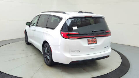 2027 Chrysler Pacifica Limited