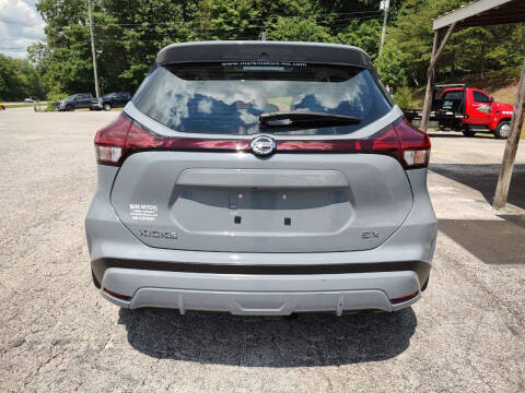 2021 Nissan Kicks SR