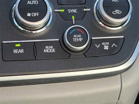 2020 Toyota Sienna XLE Premium 8-Passenger