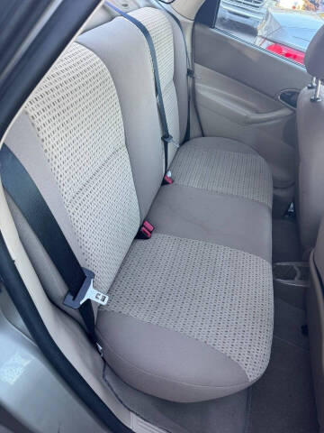 2007 Ford Focus ZX4 S