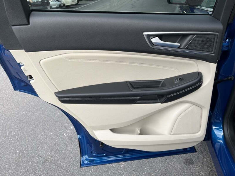 2021 Ford Edge Titanium