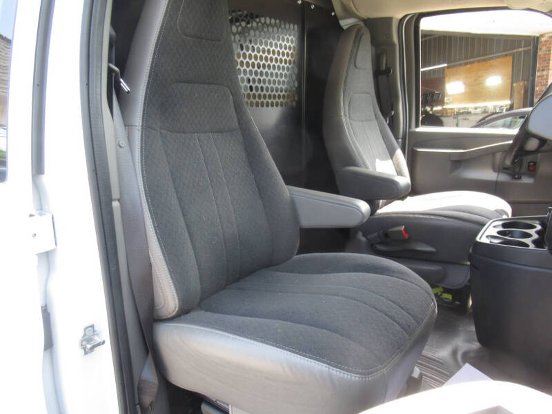 2025 GMC Savana 2500