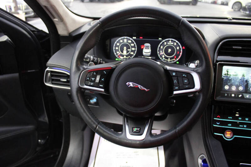 2020 Jaguar F-PACE 30t R-Sport