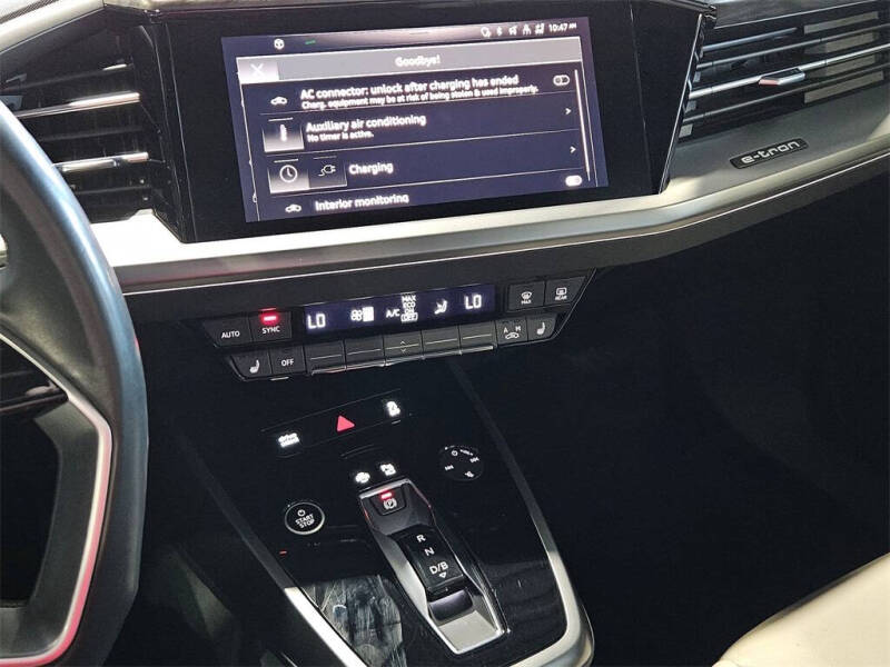 2022 Audi Q4 e-tron quattro Premium 50