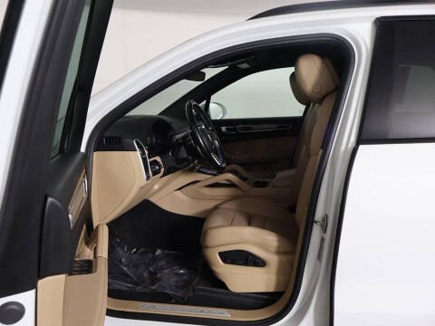 2023 Porsche Cayenne Platinum Edition