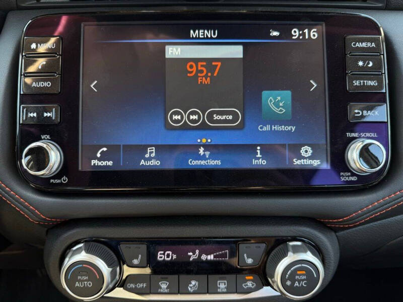 2025 Nissan Versa SR