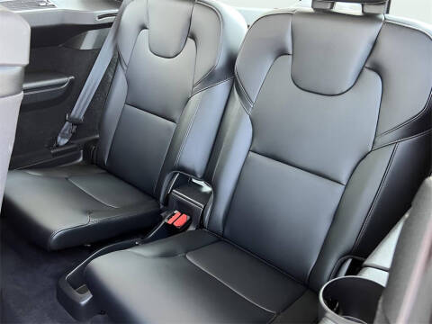 2022 Volvo XC90 T5 Momentum