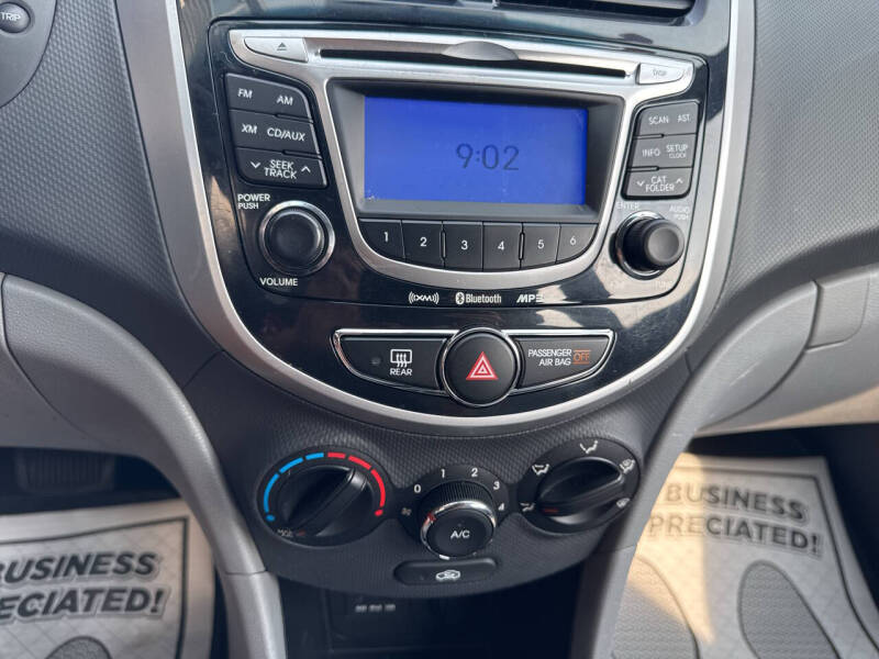 2012 Hyundai Accent SE