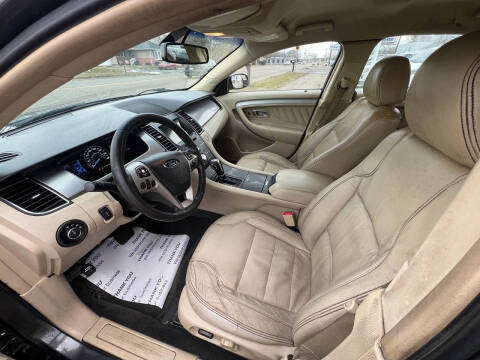 2017 Ford Taurus SEL