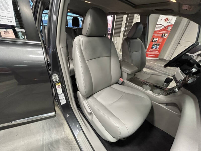 2011 Toyota Highlander SE