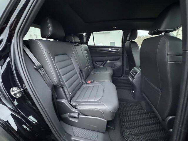 2026 Volkswagen Atlas Cross Sport SEL R-Line Black 4Motion