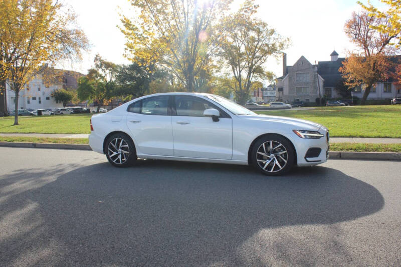 2020 Volvo S60 T5 Momentum