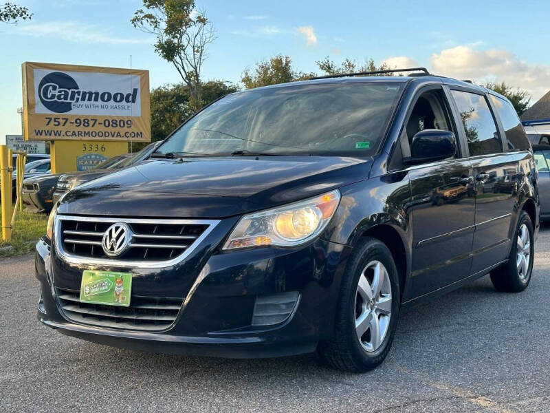 2011 Volkswagen Routan SE
