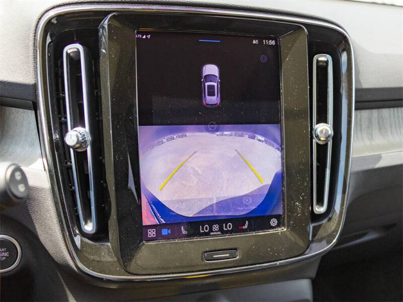 2023 Volvo XC40 B5 Plus Bright Theme