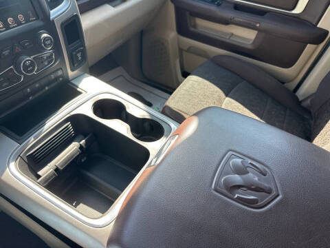 2016 RAM 1500 SLT