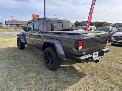 2025 Jeep Gladiator NightHawk