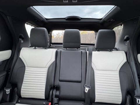 2023 Land Rover Discovery P300 S R-Dynamic