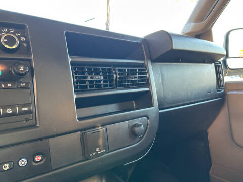 2017 GMC Savana 2500