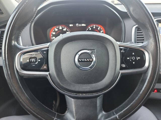 2016 Volvo XC90 T5 Momentum