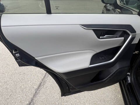 2019 Toyota RAV4 Hybrid XLE